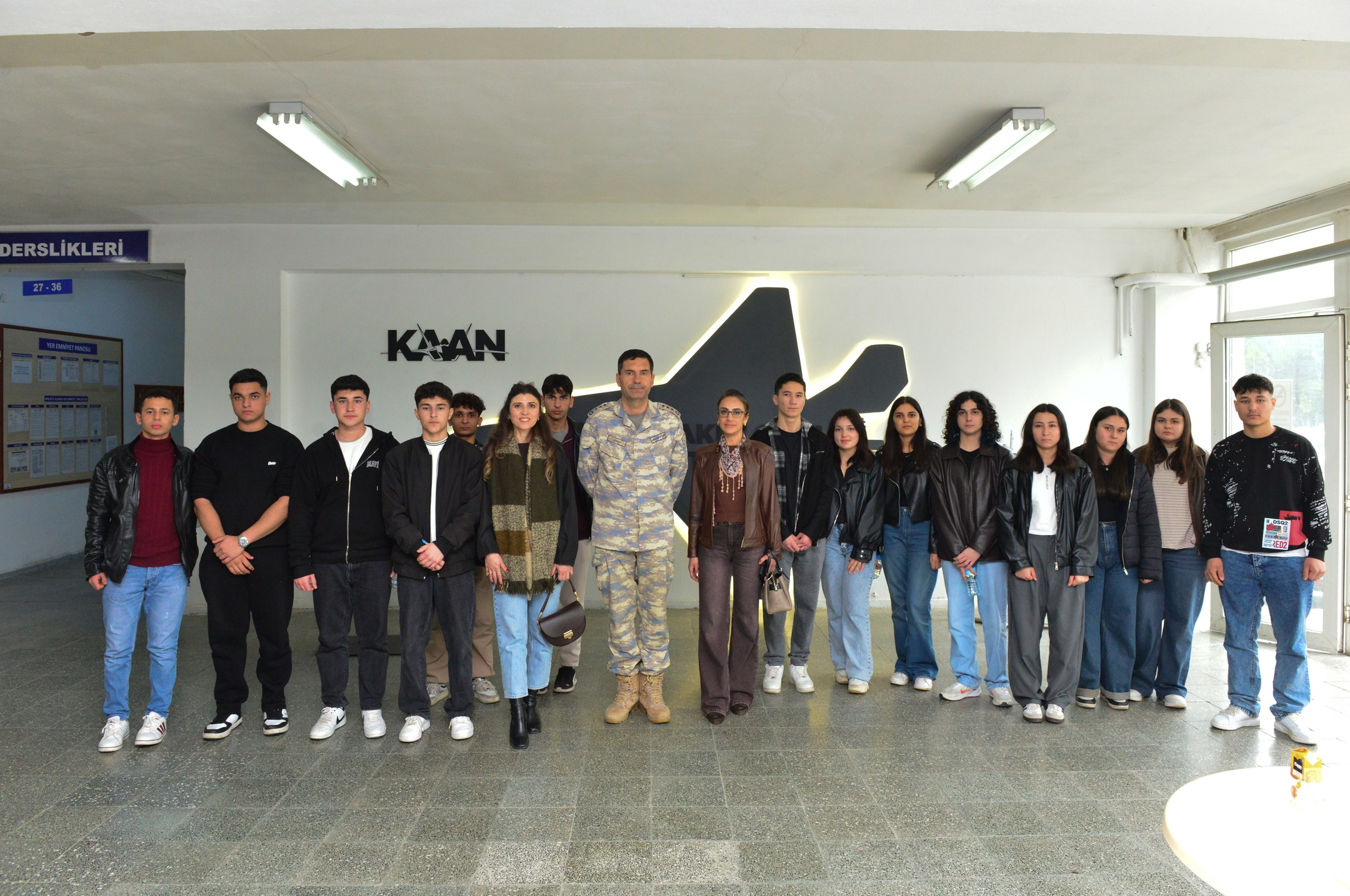 Mehmetçikle Bir Gün Projesi: Hava Kuvvetleri Geleceğin Teminatı Gençleri Ağırladı