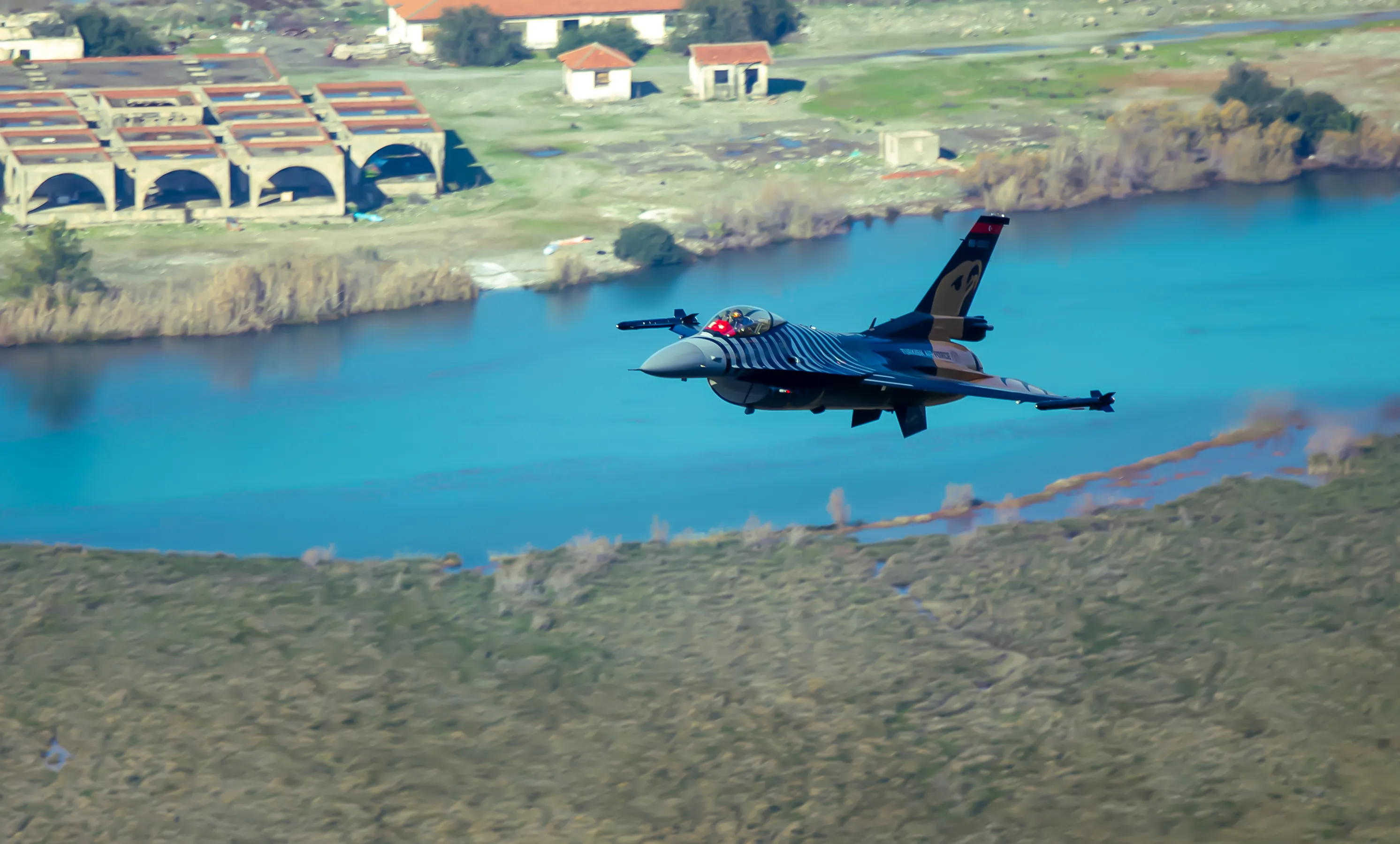 BİR AKROBASİ TİMİNDEN ÇOK DAHA FAZLASI: 9G KUVVETİNDE ÇELİK İRADE