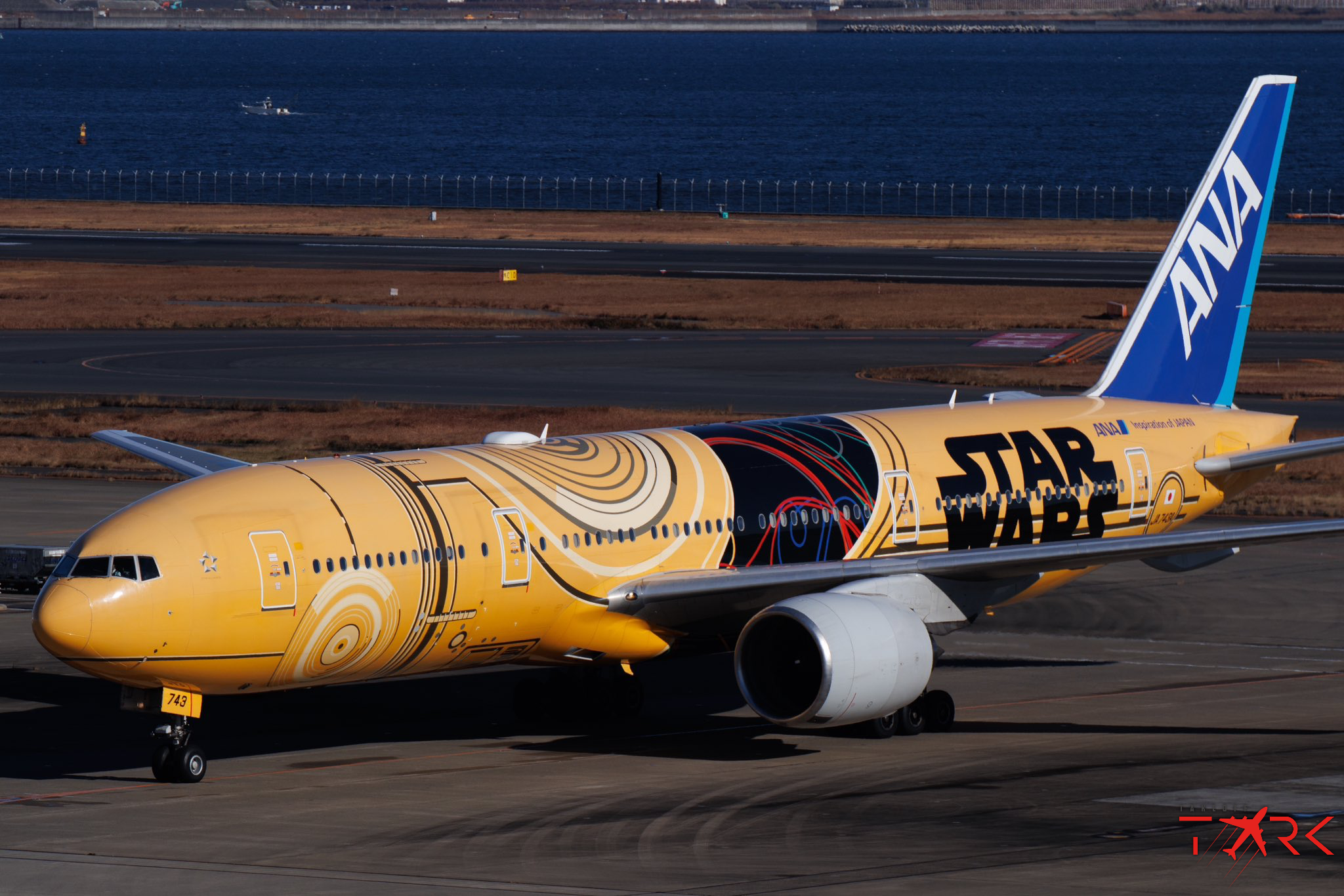ANA’nın Star Wars Temalı “C-3PO” Boeing 777’si Son Kez Havalandı
