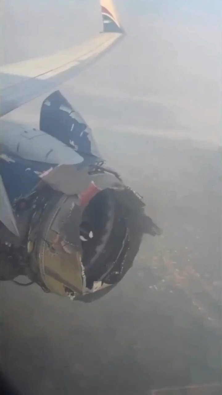 Nijerya’da Arik Air’e Ait Boeing 737’nin Motoru Havada Arızalandı