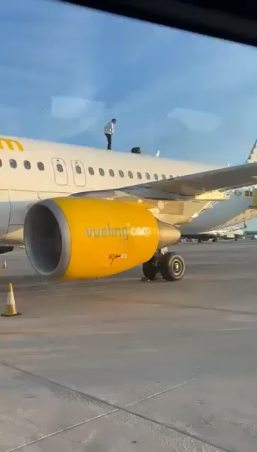 Valencia Havalimanı’nda ilginç anlar