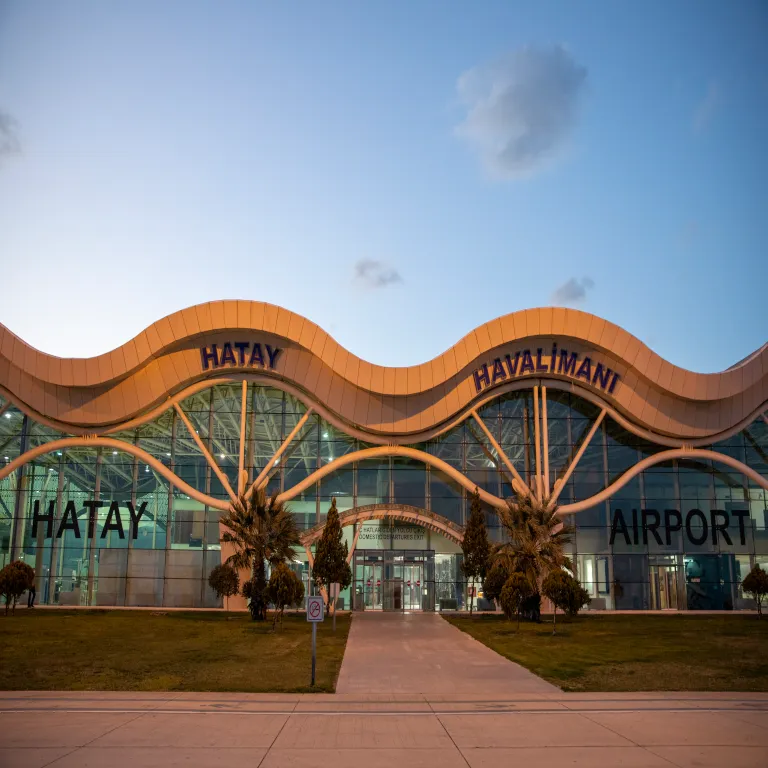 Hatay Havalimanı’nda İkinci Pist ve Altyapı Çalışmaları Devam Ediyor