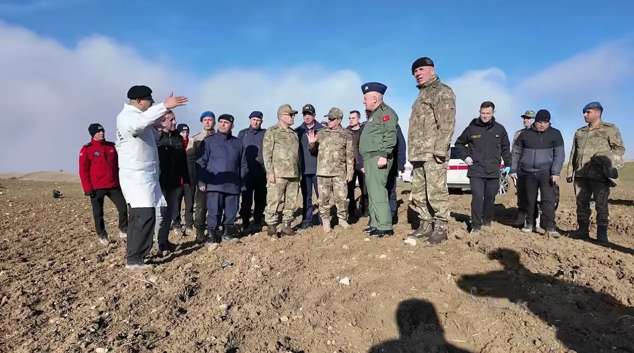 DÜŞEN UÇAK BÖLGESİNDE KRİTİK ZİYARET!