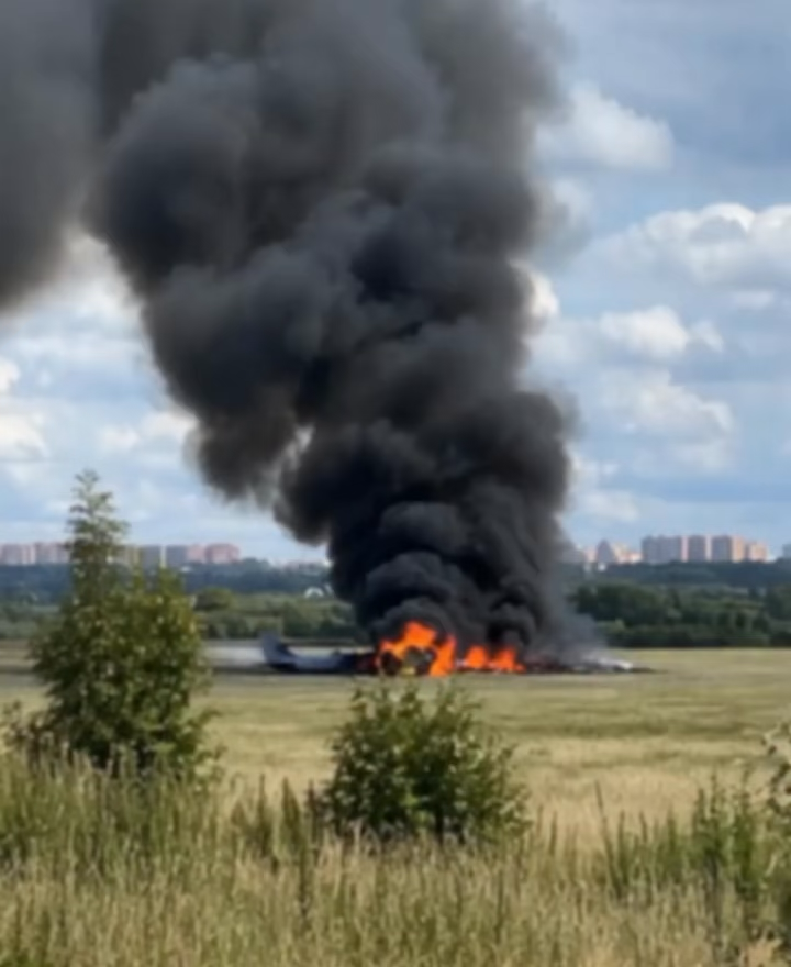 Moskova'da Savaş Uçağı Düştü: Su-57